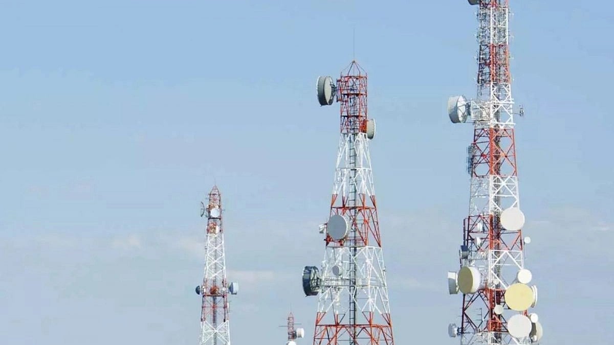 மாடியில் இருந்த செல்போன் Tower பாகங்களை கழற்றி இரும்பு கடையில் விற்பனை: விசாரணையில் வெளிவந்த பகீர் தகவல்!