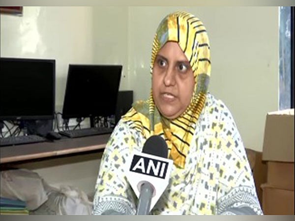 Ambulanceல் வைத்து பொது தேர்வு எழுதிய மும்பை மாணவி.. சாலையில் சென்ற வாகன ஓட்டுநரின் அலட்சியத்தால் சோகம் !