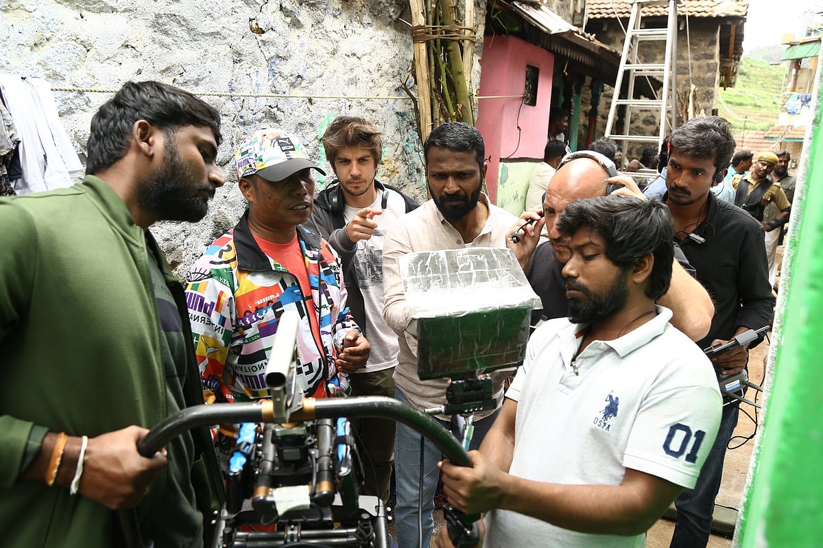 “நாங்க பிரிவினைவாதியா?”: வாத்தியாராக மாஸ் காட்டும் விஜய் சேதுபதி: வெளியானது ‘விடுதலை' படத்தின் ட்ரெய்லர்!