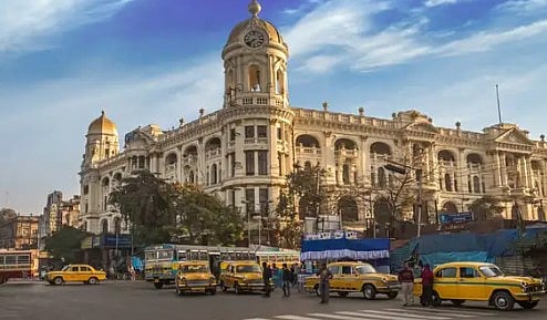 முன்னாள் காதலனை கொன்ற காதலி.. உடலை நெடுஞ்சாலையில் வீசிய கொடூரம்: விசாரணையில் போலிஸ் அதிர்ச்சி!