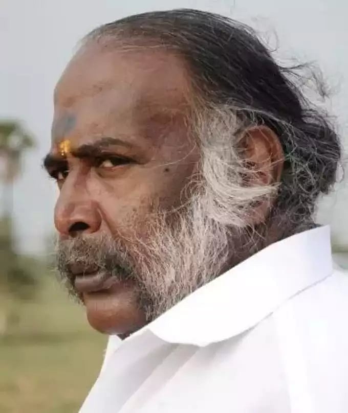 தனக்காக வைக்கப்பட்ட கண்ணீர் அஞ்சலி பேனர்.. அதன் முன் நின்றே மாஸான போட்டோ வெளியிட்ட ‘அவன் இவன்’ பட நடிகர்!