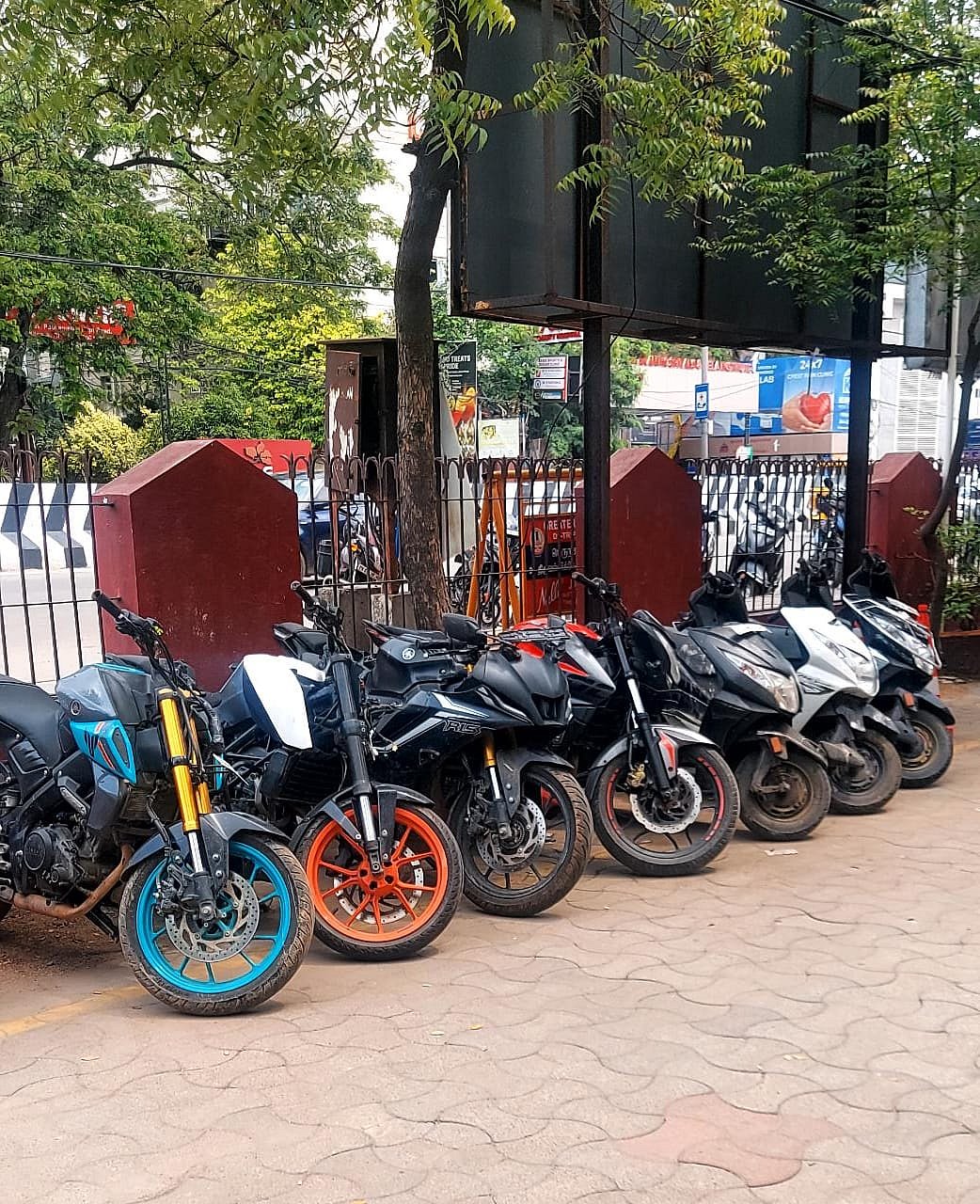 instagramல் ரீல்ஸ் வீடியோ வெளியிட 8 விலை உயர்ந்த பைக் திருடிய வாலிபர்கள்.. போலிஸில் சிக்கியது எப்படி?