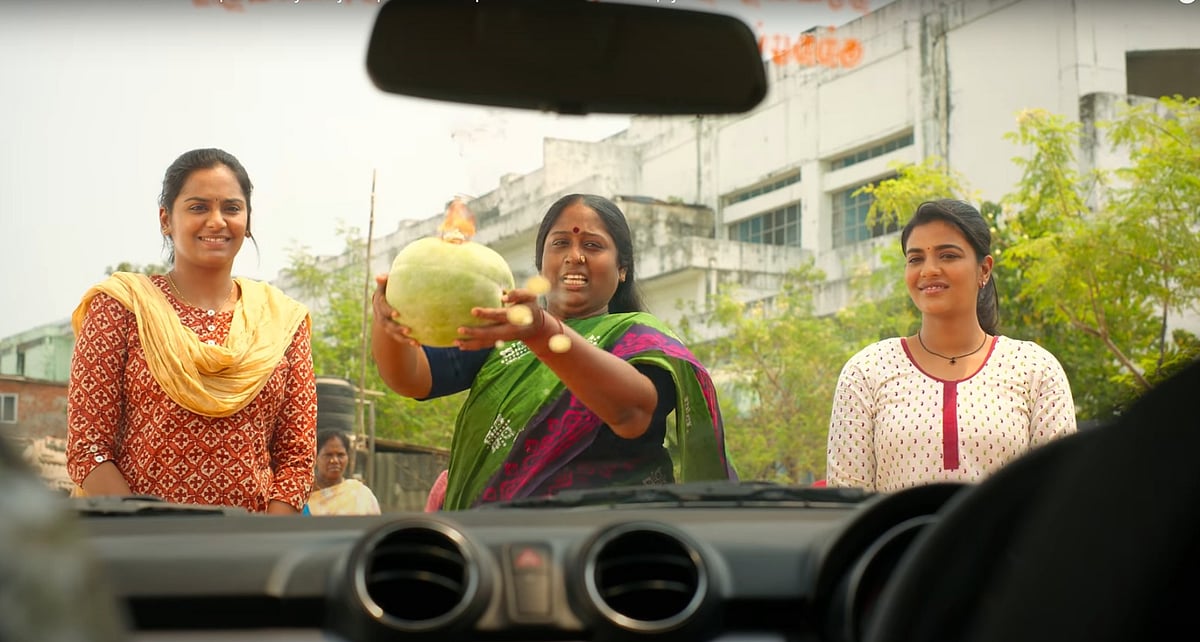 குலுக்களில் விழுந்த 10 லட்சம் மதிப்பு கார் யாருக்கு..? - ‘சொப்பன சுந்தரி’ ட்ரைலர் எப்படி இருக்கு ?