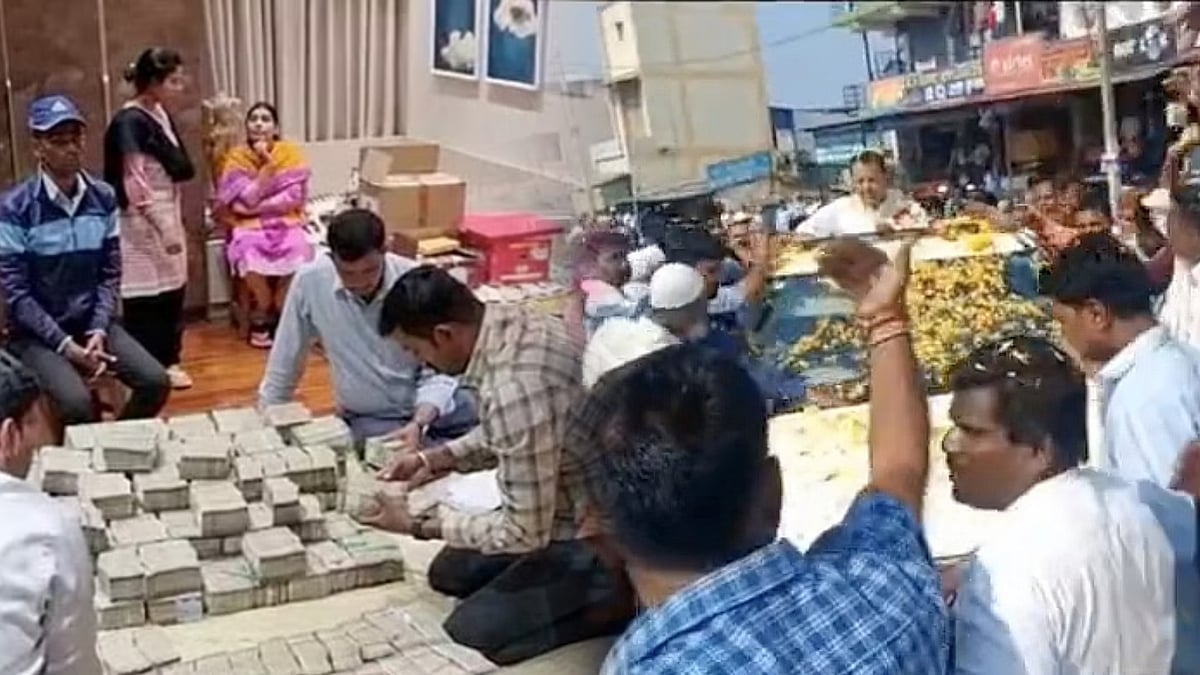 ஊழல் வழக்கில் முன்ஜாமீன் பெற்ற MLA-வுக்கு உற்சாக வரவேற்பு கொடுத்த பாஜகவினர்.. நெட்டிசன்கள் கண்டனம் ! 