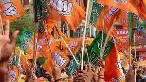 மசூதிக்குள் நுழைந்து ‘ஜெய் ஸ்ரீ ராம்’ கோஷமிடக் கோரி இமாமை  தாக்கிய கும்பல்.. மராட்டியத்தில் அதிர்ச்சி !