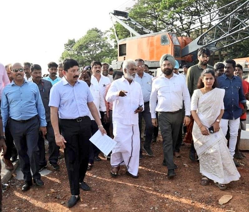 “இதுதான் பணிகளை முடித்த லட்சனமா?” : பொய் சொன்ன ஒன்றிய அரசு - அம்பலபடுத்திய அமைச்சர் சேகர்பாபு!