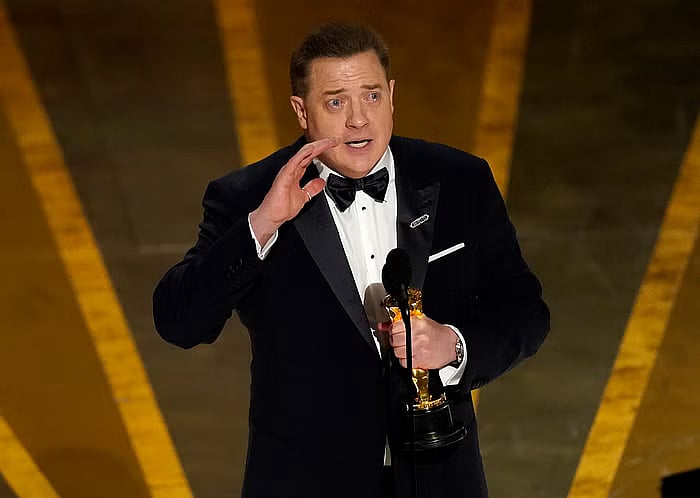 ஆஸ்கர் விருதை வென்ற 90-ஸ் நாயகன்.. 600 பவுண்டு எடையோடு நடித்து அசத்திய ’மம்மி’ பட ஹீரோ!