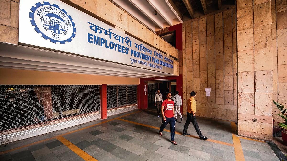 அதானி நிறுவனங்களில் தொழிலாளர்களின் PF பணம் முதலீடு.. தொடர் விமர்சனங்களால் சரிவில் அதானி நிறுவன பங்குகள் !