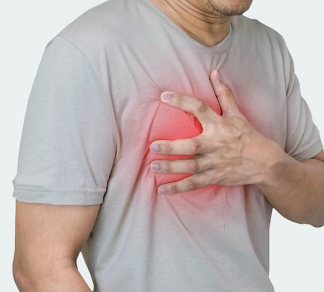 2 வாரத்தில் 5 பேர்.. பேட்மிண்டன் விளையாடும்போது சுருண்டு விழுந்து உயிரிழந்த பேராசிரியர் - காரணம் என்ன?