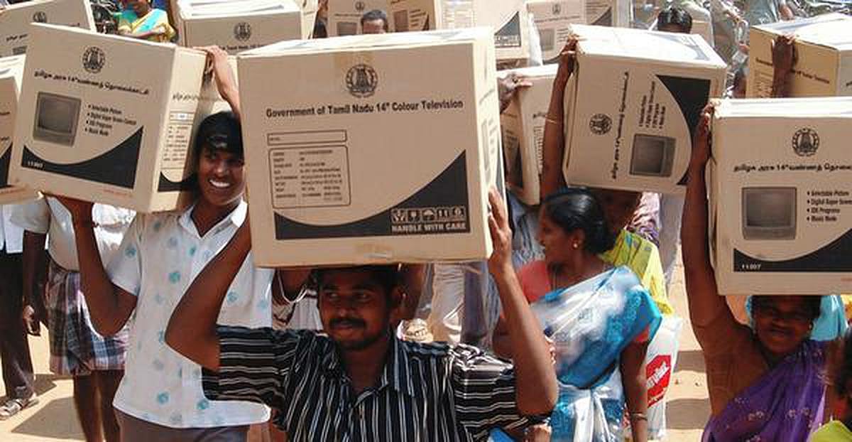 "இலவச திட்டங்களால் நாட்டின் சிறந்த மாநிலமாக வளர்ந்துள்ளது தமிழ்நாடு" -வடநாட்டில் வைரலாகும் Insta வீடியோ !