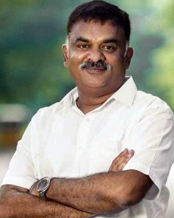 பெற்றோரை இழந்து அமெரிக்காவில் தவிக்கும் தமிழ் குழந்தை.. நேரடியாக களத்தில் இறங்கிய கார்த்திகேய சிவசேனாபதி!