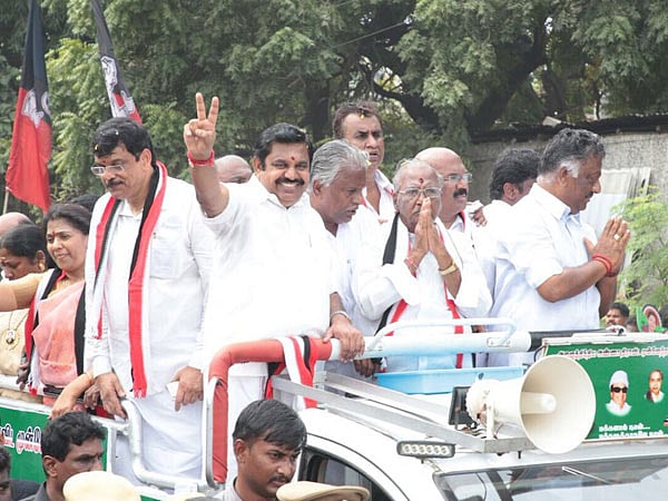 அதிக தோல்வி அடைந்தவருக்கான போட்டி.. அடுத்தடுத்து தோல்வியைத் தழுவி எடப்பாடி பழனிசாமி சரித்திர சாதனை !