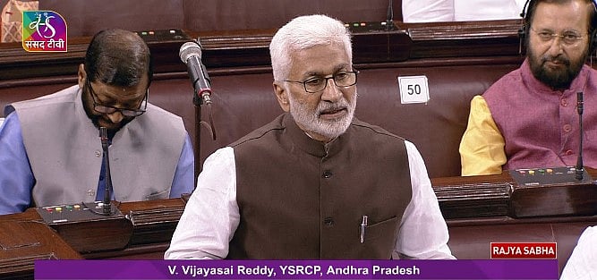 பொய்யான தகவல்களை காட்டி அதிக கட்டணம் வசூலிக்கும் விமான நிறுவனங்கள்: நாடாளுமன்ற நிலைக்குழு குற்றச்சாட்டு!