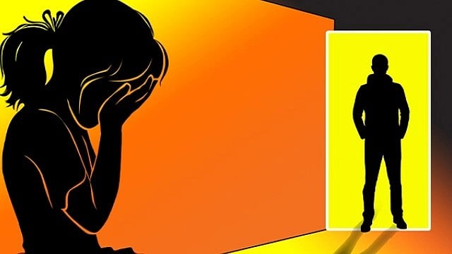 செல்போன் வாங்கித் தருவதாகக் கூறி 17 வயது சிறுமி பாலியல் வன்கொடுமை.. கர்நாடகாவில் அதிர்ச்சி சம்பவம்!