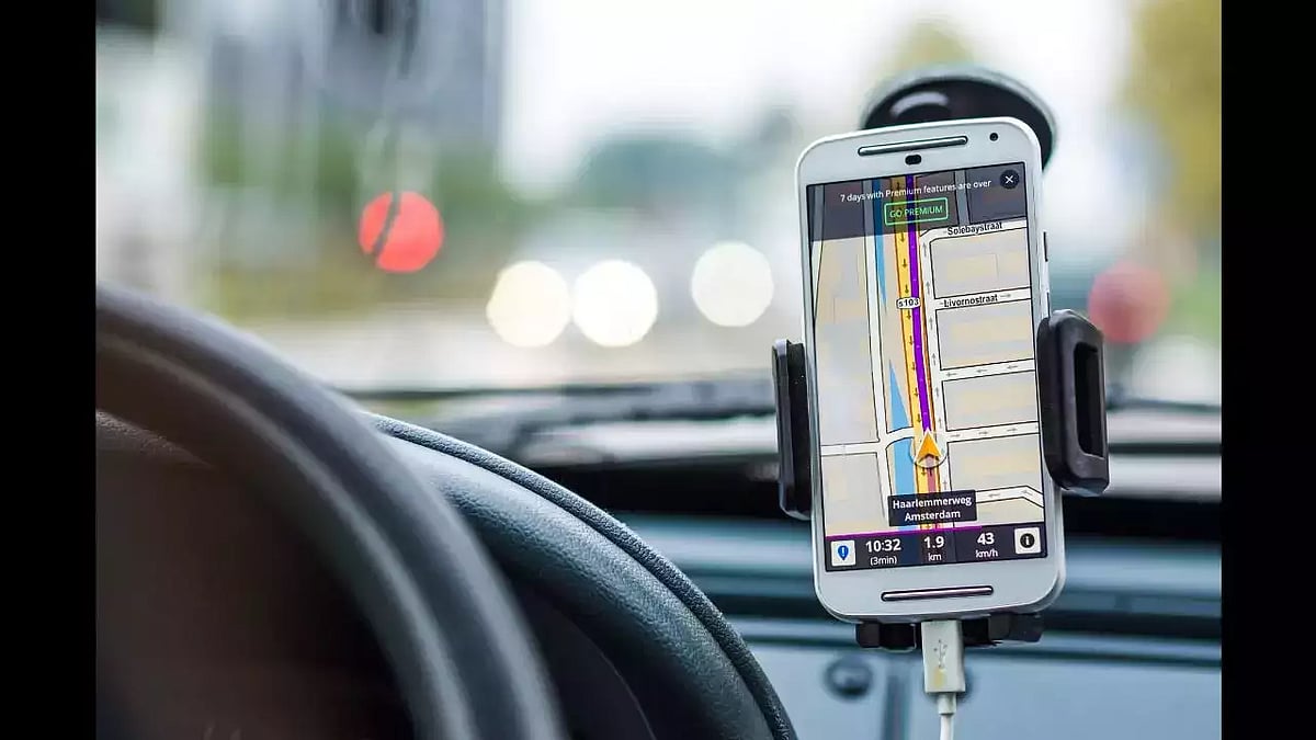 வேலைக்கு சென்றிருந்த கணவர்.. காதலனுடன் ரொமான்ஸ் செய்த மனைவி.. காட்டிக்கொடுத்த GPS..  அடுத்தது என்ன ?