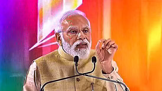 “இளைஞர்களின் தற்கொலை உங்களுக்கு ‘ஜோக்’ ஆக தெரிகிறதா?”: மோடி சொன்ன குரூர நகைச்சுவை - சீறும் தீக்கதிர் ஏடு!