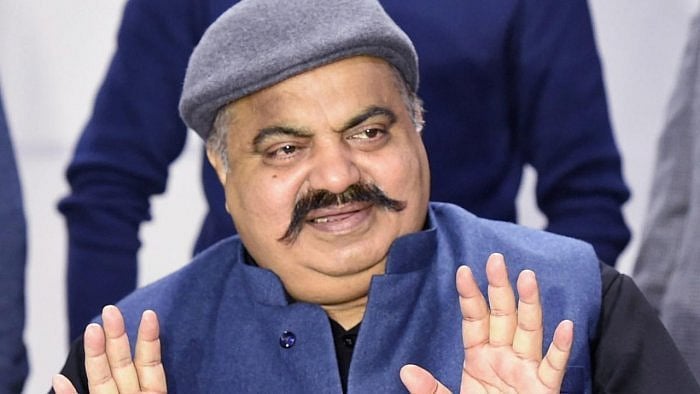 கேமராக்கள் முன் முன்னாள் MP-யை சுட்டுக்கொல்ல காரணம் இதுதான்- உ.பி படுகொலை குற்றவாளிகள் வாக்குமூலம் ! 