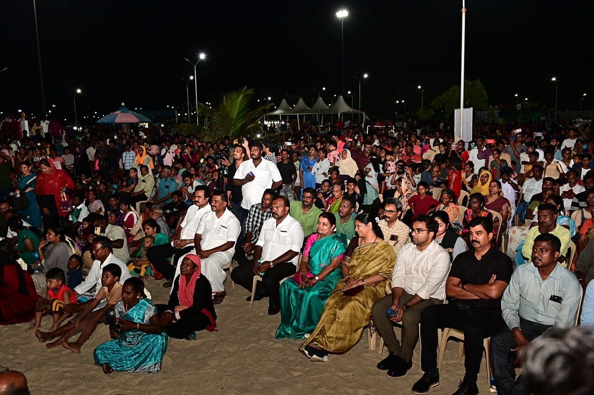 “பாரம்பரிய கலைகள் & உணவு திருவிழா..” : தூத்துக்குடியில் களைகட்டிய நெய்தல் விழா - வியந்து பார்த்த மக்கள்!