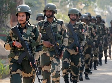 முதலமைச்சர் மு.க.ஸ்டாலின் கடிதத்திற்கு பணிந்த ஒன்றிய அரசு.. தமிழிலும் CRPF தேர்வு!