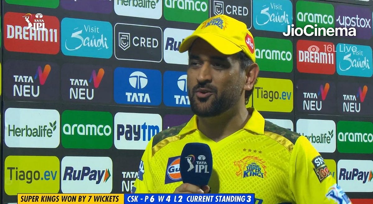 "எனக்கு வயதாகிவிட்டதுதான்,, ஆனால்"- ஓய்வு குறித்து ஹர்ஷா போக்லேவிடம் தோனி கூறியது என்ன ?