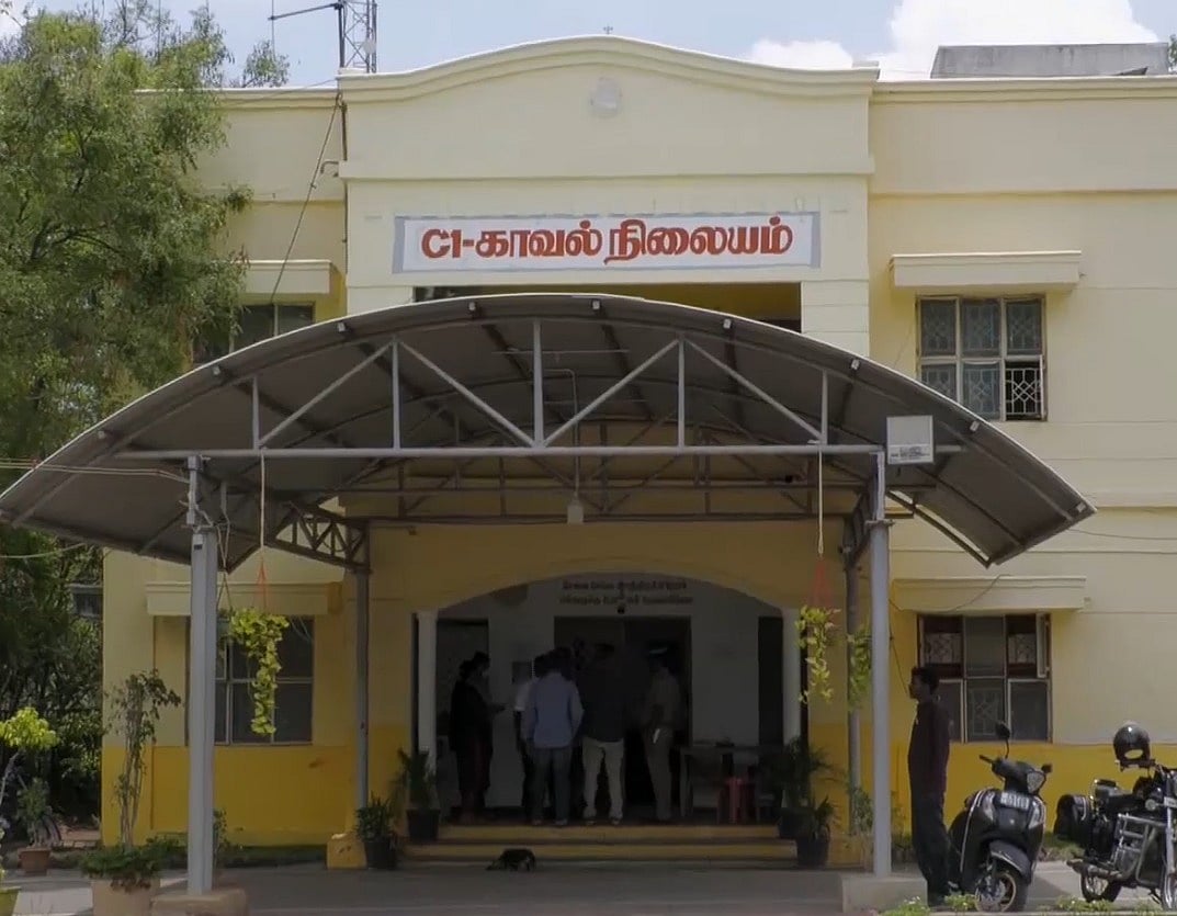 கந்து வட்டி.. தாக்குதல்.. பேராசிரியர் மனைவியிடம் அத்துமீறல்.. இந்து மக்கள் கட்சி தென்மண்டல தலைவர் கைது !