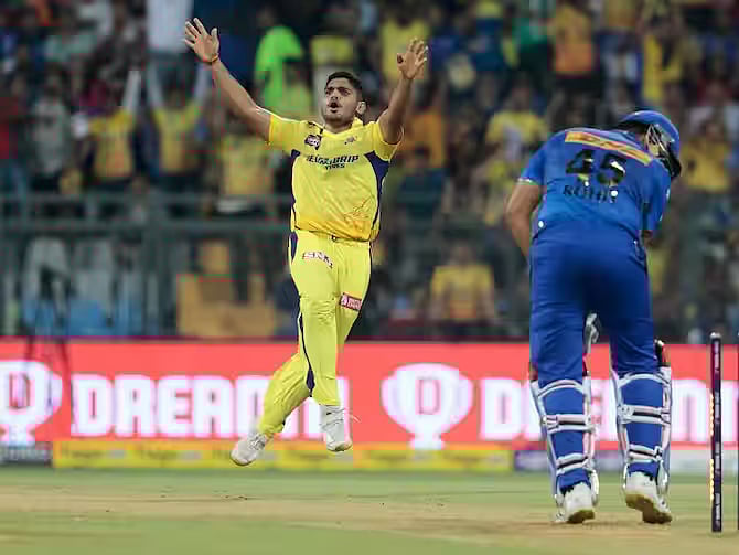 ரோஹித் சர்மா குறித்து நான் அப்படி சொல்லவேயில்லை.. சமூகவலைத்தளங்களில் பரவும் செய்தியை மறுத்த CSK வீரர் !