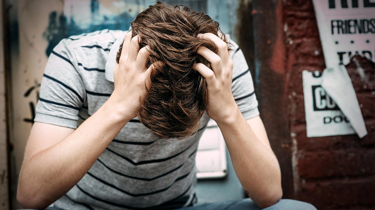 காதலிக்க வற்புறுத்தியவருக்கு மிரட்டல் விடுத்த சிறுமி.. விரக்தியில் இளைஞர் செய்த செயலால் அதிர்ச்சி !