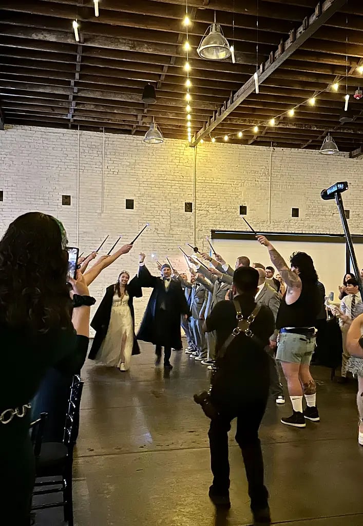 “மந்திரக்கோல்.. டம்பிள்டோர்..” - ப்பா.. Harry Potter பட பாணியில் திருமணம்.. இவ்வளவு லட்சம் பணம் செலவா ?