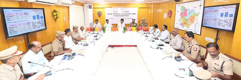 ”மக்களோடு பழகி அவர்களின் தேவை அறிந்து செயலாற்றுங்கள்” -அதிகாரிகளுக்கு முதலமைச்சர் மு.க.ஸ்டாலின் அறிவுரை !