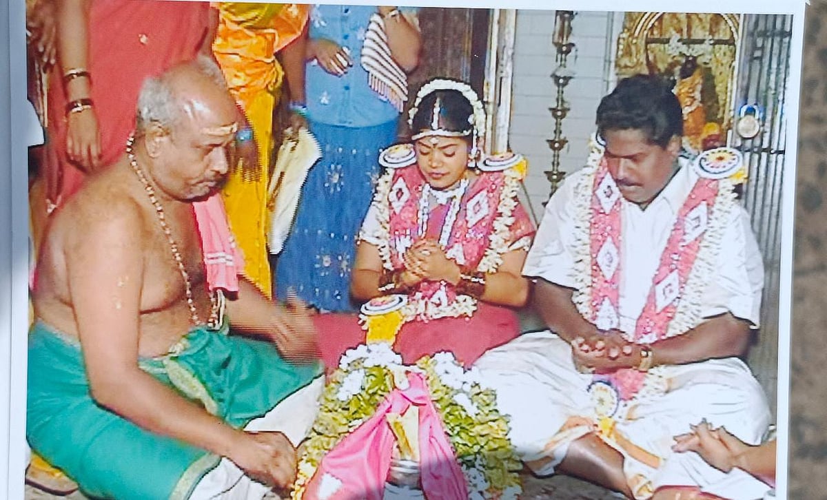 இரகசியமாக இரண்டாவது திருமணம்.. கொலை மிரட்டல்: 2 பிள்ளைகளோடு புதுவை பாஜக MLA மீது முதல் மனைவி பரபர புகார்!