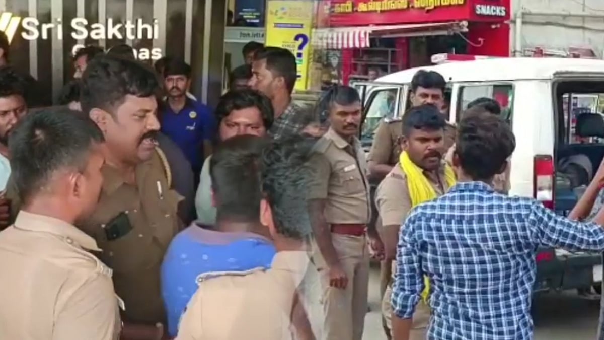 திருப்பூர் : போதையில் திரையரங்குக்கு வந்த இளைஞர்கள்.. அனுமதி மறுக்கப்பட்டதால் தகராறு - நடந்தது என்ன?