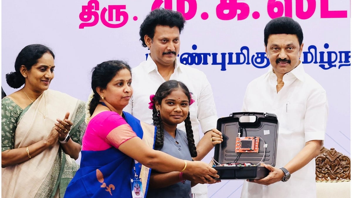 “அறிவுப் புரட்சிக்கு வித்திட்ட பள்ளிக்கல்வித்துறை..” : IITM திட்டத்தால் No.1 மாநிலமாக மாறும் தமிழ்நாடு !
