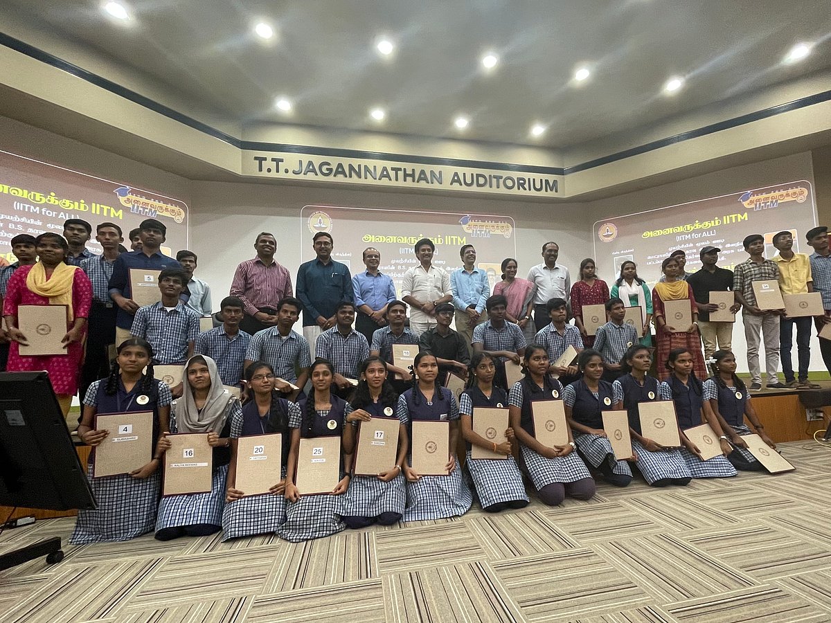 “அறிவுப் புரட்சிக்கு வித்திட்ட பள்ளிக்கல்வித்துறை..” : IITM திட்டத்தால் No.1 மாநிலமாக மாறும் தமிழ்நாடு !