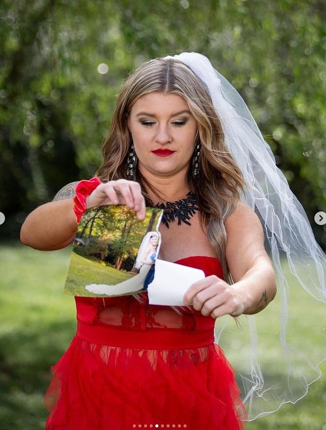 கல்யாண Dress, போட்டோஸ் எரிப்பு.. தாயின் உதவியோடு
விவகாரத்தை கொண்டாடிய பெண்.. அப்படி என்னதான் செஞ்சாரு?