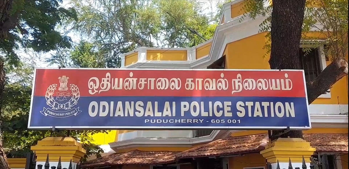 போதையில் சாலையில் பைக்கில் சென்றவரின் தலையில் தட்டிய இளைஞர்.. எதிர்பாராத வகையில் இறுதியில் நடந்த துயரம்!