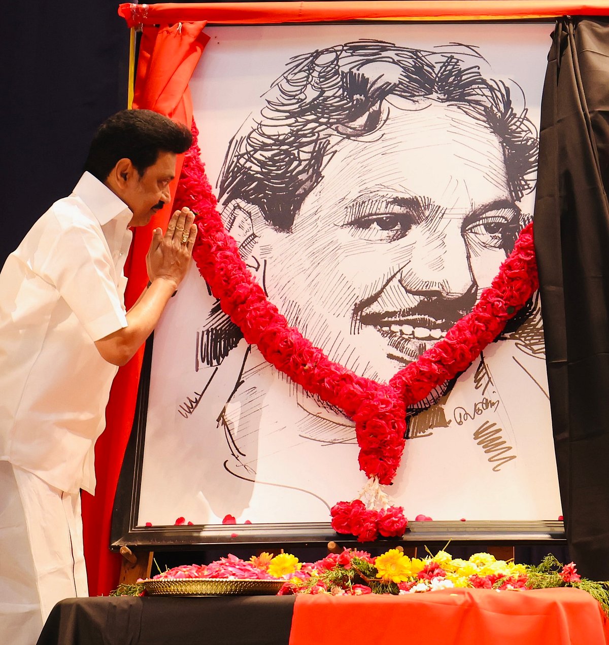 “கலைஞரின் நூற்றாண்டு விழாவை ஆண்டு முழுவதும் கொண்டாடுவோம்” : தி.மு.க நிறைவேற்றிய முக்கிய தீர்மானங்கள் !