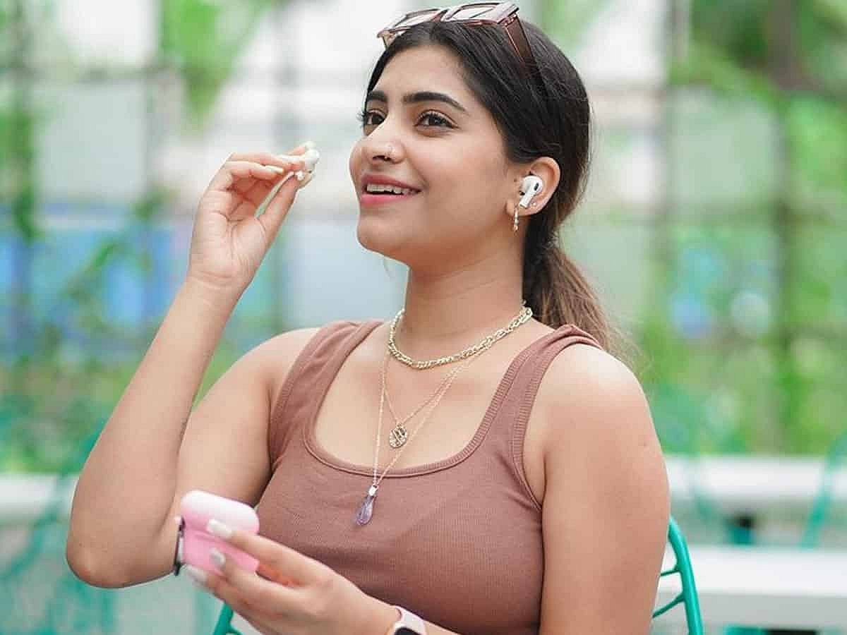 “10 நிமிடம் அட்ஜெஸ்ட்மன்ட்.. நீதான் லேடி சூப்பர் ஸ்டாருக்கு மகள்..” - இளம் நடிகை மாளவிகா பரபர புகார் !