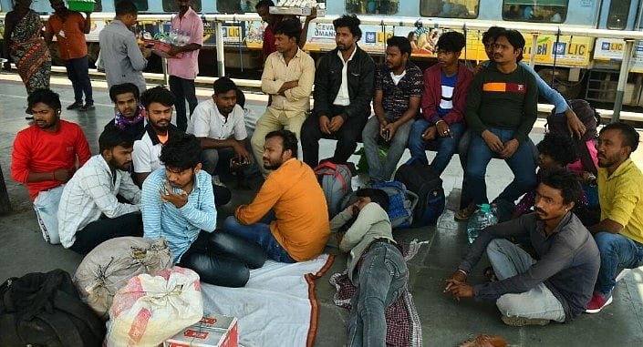 புலம்பெயர் தொழிலாளர் விவரங்கள் தேசிய அளவில் வைத்திருக்க வேண்டும்: ஒன்றிய அரசுக்கு திமுக MP வலியுறுத்தல்!