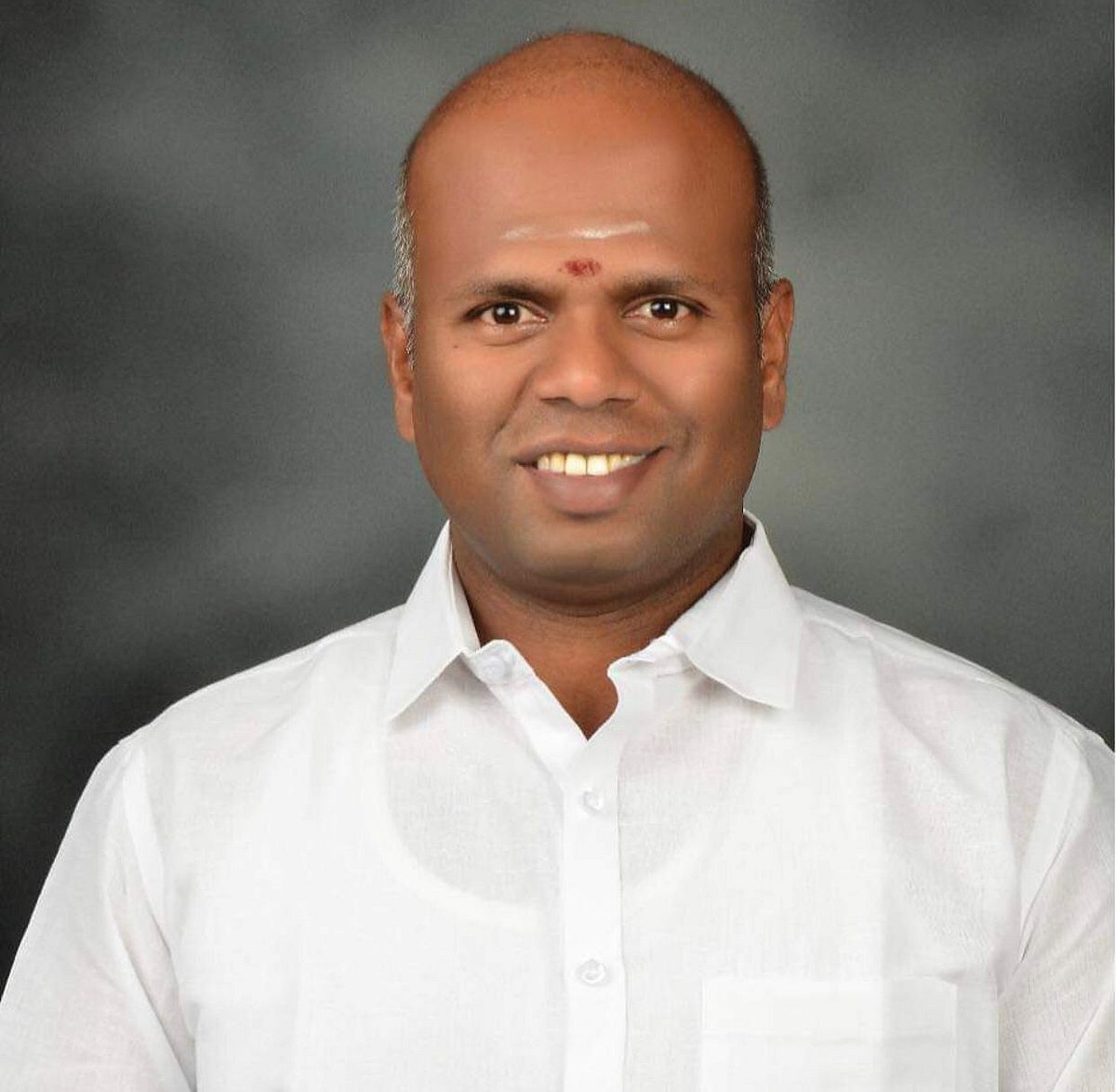 அவதூறு செய்திகளை பரப்பும் பாஜக ‘WAR ROOM’ கும்பல்.. 
அண்ணாமலையின் ஆலோசகர் கைது - தட்டித்தூக்கிய போலிஸ் !