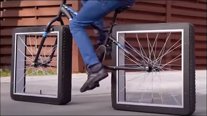 “ஏய் எப்புட்றா..” - சதுர வடிவு டயர் கொண்ட சைக்கிள்.. ரோட்டை தேய்த்து ஓட்டுவது போல் புதிய கண்டுபிடிப்பு !