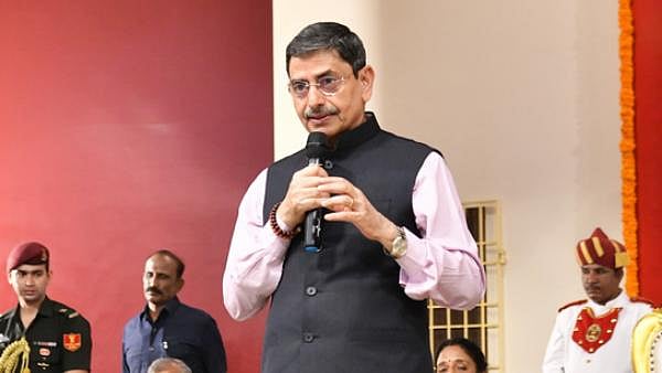 ”தமிழ் மீது இந்தியை திணிக்க முடியாது”..  ஆளுநர் ஆர்.என்.ரவி பேச்சு!