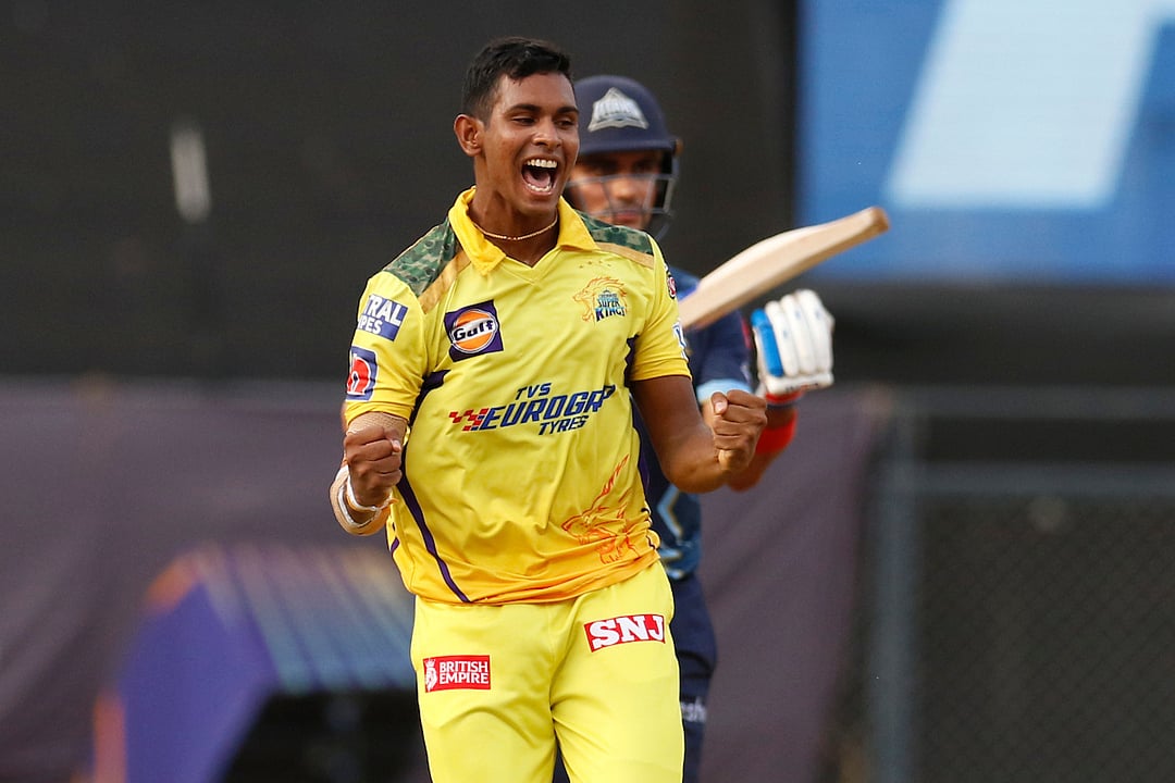 "RCB அணிக்கு எதிராக நான் சிறப்பாக செயல்பட தோனிதான் காரணம்" -CSK வீரர் குட்டி மலிங்கா புகழாரம் !