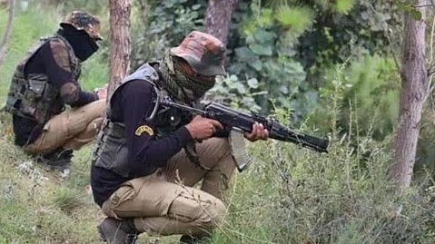 ராணுவ முகாமில் மர்ம நபர் நடத்திய துப்பாக்கிச்சூடு.. 4 பேர் உயிரிழப்பு: அதிகாலையில் நடந்த பயங்கரம்!