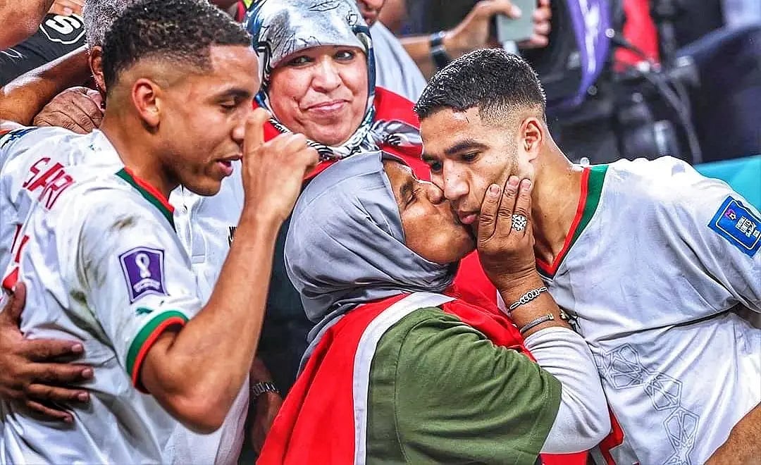 விவாகரத்தின் போது ஜீவனாம்சம் கேட்ட மனைவி.. சொத்தை காக்க தாயை வைத்து மோசடி செய்த பிரபல கால்பந்து வீரர்!