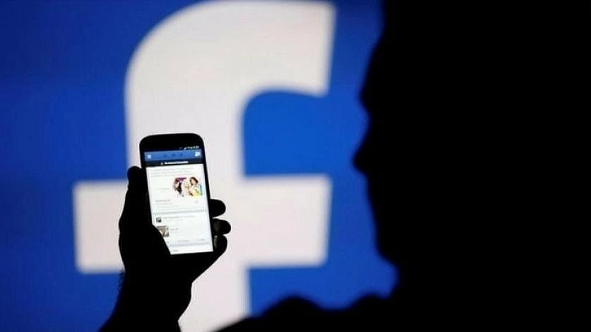 காவல்துறையின் பெயரில் போலி முகநூல் பக்கம்: தவறான தகவல்களை பரப்பிய நபர் அதிரடி கைது - போலிஸார் நடவடிக்கை !