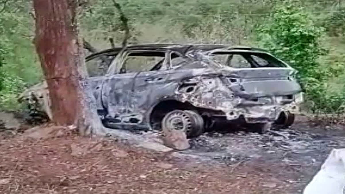 ஆந்திரா: தம்பியின் காதலுக்கு சமரசம் பேச சென்ற அண்ணன்.. காரோடு எரித்து காதலியின் கணவர் வெறிச்செயல் !