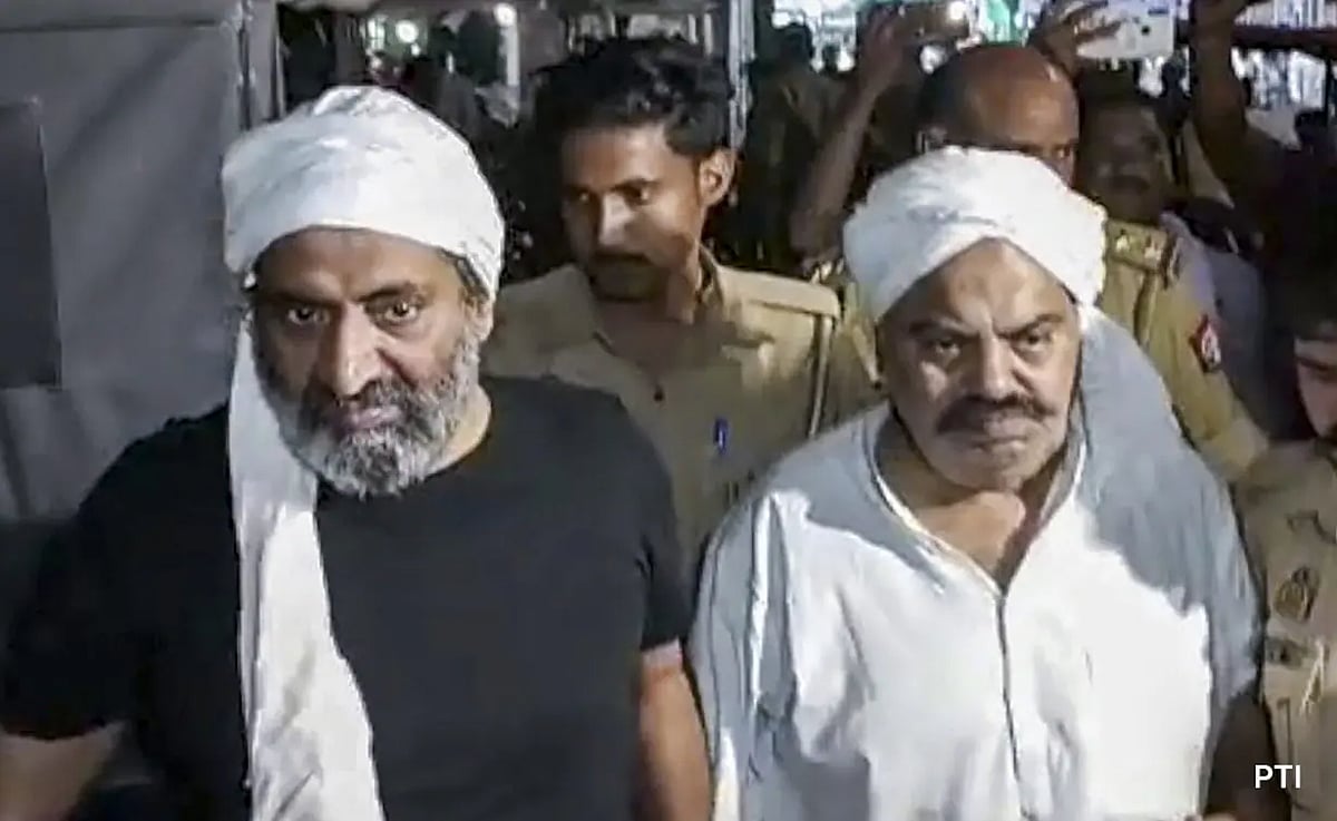 உ.பி: கேமரா முன் பேட்டி கொடுத்த  முன்னாள் MP சுட்டுக்கொலை.. வேடிக்கை பார்த்த போலிஸ்..கொண்டாடிய பாஜகவினர்!