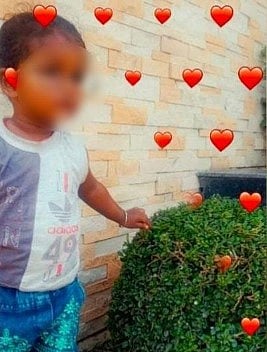 காணாமல் போன 2 வயது குழந்தை.. பக்கத்து வீட்டு laptop பையை திறந்த பெற்றோருக்குக் காத்திருந்த அதிர்ச்சி!