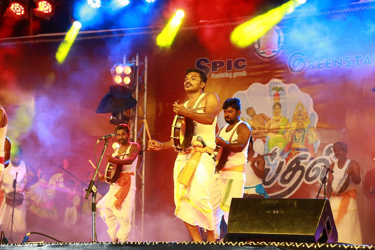 “பாரம்பரிய கலைகள் & உணவு திருவிழா..” : தூத்துக்குடியில் களைகட்டிய நெய்தல் விழா - வியந்து பார்த்த மக்கள்!