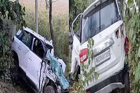 அதிவேகமாக மரத்தின் மீது மோதி நொறுங்கிய சொகுசு கார்.. சம்பவ இடத்திலேயே உயிரிழந்த 6 இளைஞர்கள்!